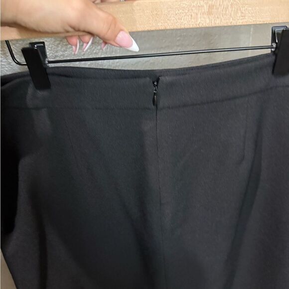 Nine West Black Asymmetrical Button Front Skirt Textured fabric - Picture 6 of 9